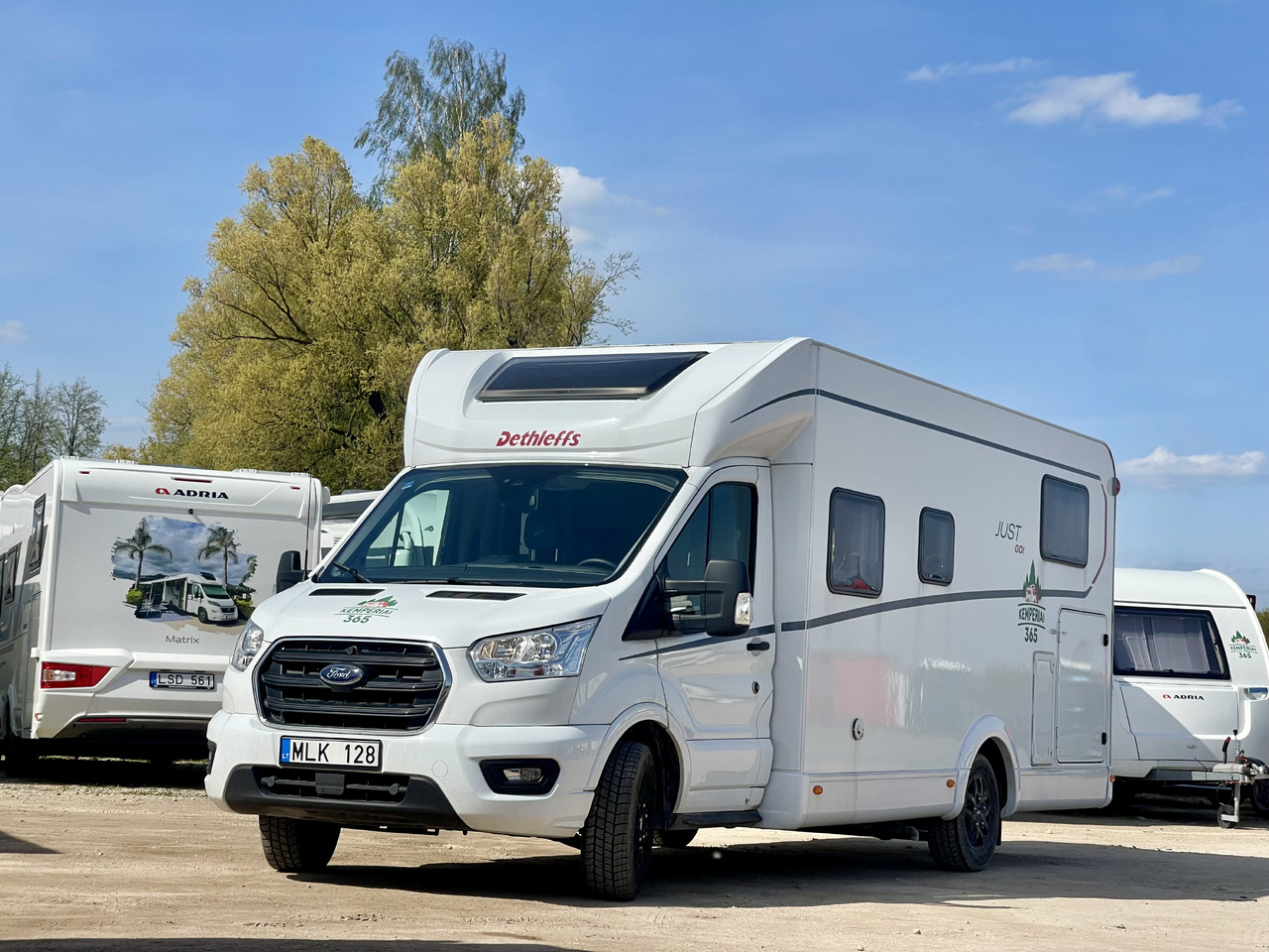 DETHLEFFS Just Go T7055 EB - Poolintegreeritud matkaauto: pilt 1 DETHLEFFS Just Go T7055 EB - Poolintegreeritud matkaauto: pilt 1