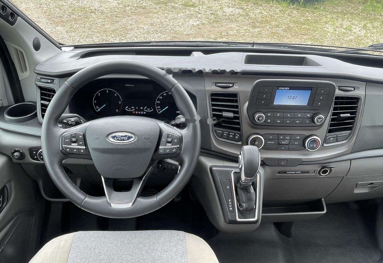 Interior photo 1: Matkaauto LMC Innovan 590C