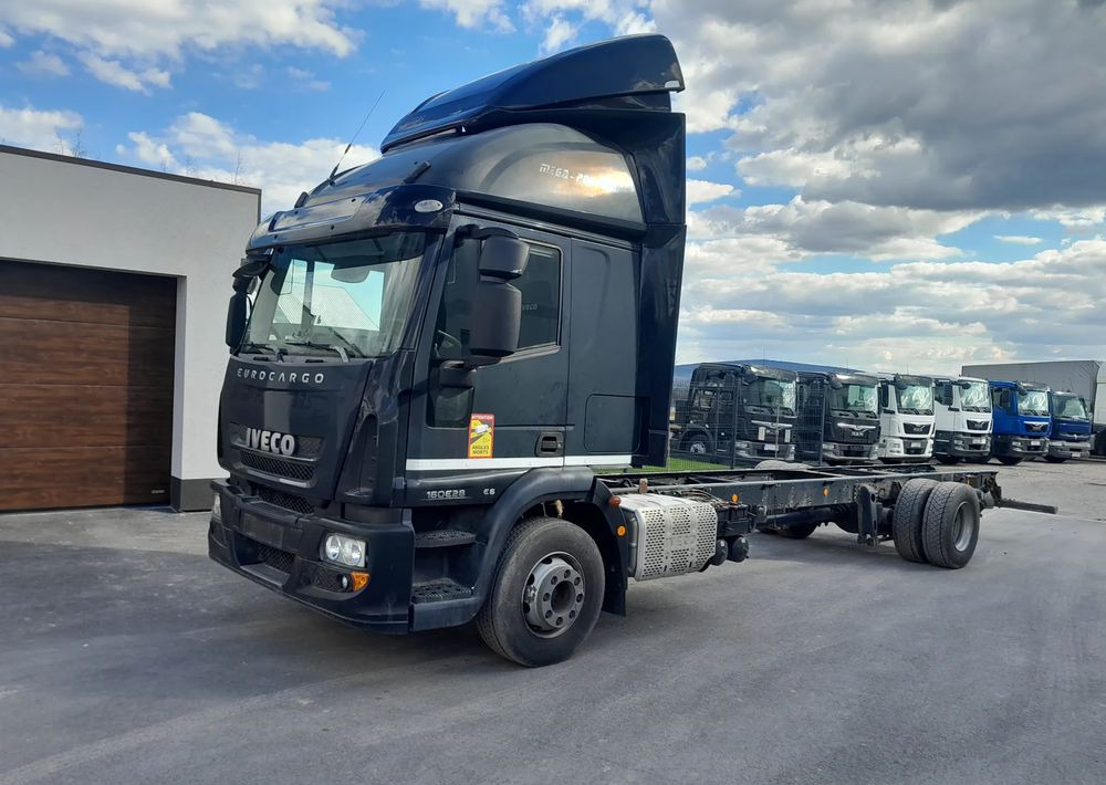 Iveco EUROCARGO 160E28 RAMA DO ZABUDOWY/ LAWETA / MANUAL / - Tent veoauto: pilt 3 Iveco EUROCARGO 160E28 RAMA DO ZABUDOWY/ LAWETA / MANUAL / - Tent veoauto: pilt 3