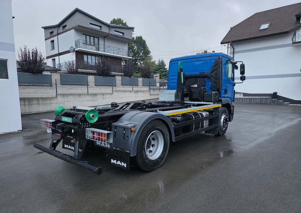 MAN TGM 18.340 urządzenie hakowe AXOR - Konkstõstukiga veoauto: pilt 2 MAN TGM 18.340 urządzenie hakowe AXOR - Konkstõstukiga veoauto: pilt 2