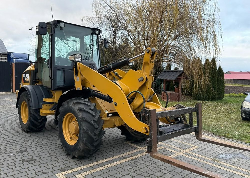 Caterpillar CAT 908M / SPROWADZONA / ŁYŻKA SZCZĘKA + WIDŁY / / 2017R / W ORGINALE / Z NIEMIEC / 1 WŁAŚCICIEL/ - Rataslaadur: pilt 3 Caterpillar CAT 908M / SPROWADZONA / ŁYŻKA SZCZĘKA + WIDŁY / / 2017R / W ORGINALE / Z NIEMIEC / 1 WŁAŚCICIEL/ - Rataslaadur: pilt 3