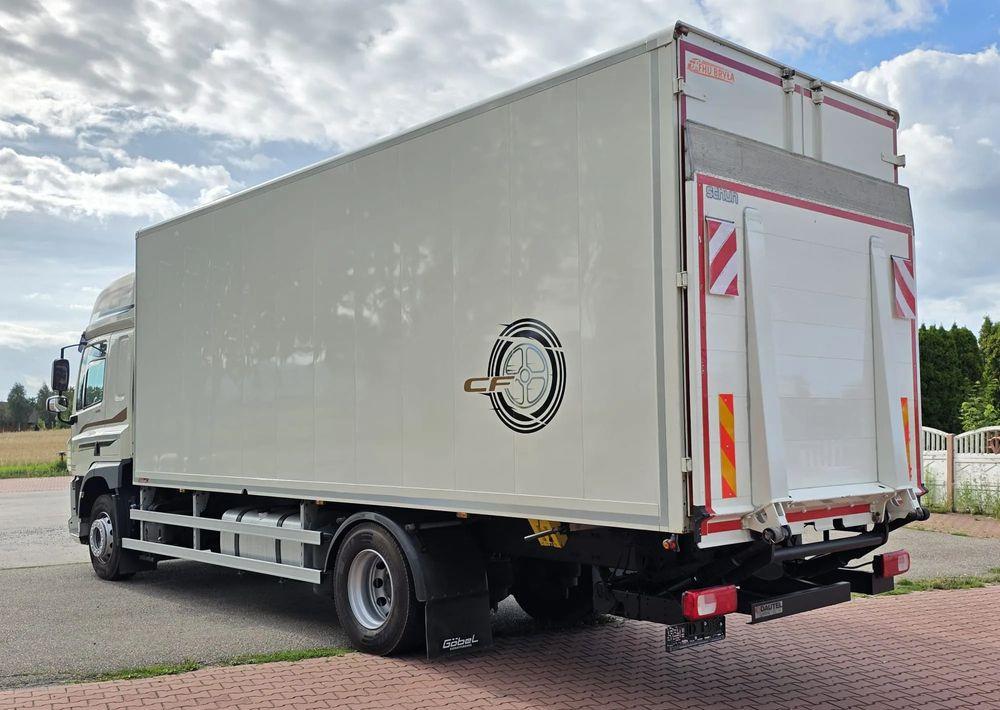 DAF CF 330 / 10.2017 / KONTENER MEBLOWY / IZOTERMA / WINDA / 18 PALET / E6 / NISKI PRZEBIEG / Z NIEMIEC / JAK NOWY / DUŻY SILNIK 10 837cm3// - Kasti veoauto: pilt 5 DAF CF 330 / 10.2017 / KONTENER MEBLOWY / IZOTERMA / WINDA / 18 PALET / E6 / NISKI PRZEBIEG / Z NIEMIEC / JAK NOWY / DUŻY SILNIK 10 837cm3// - Kasti veoauto: pilt 5