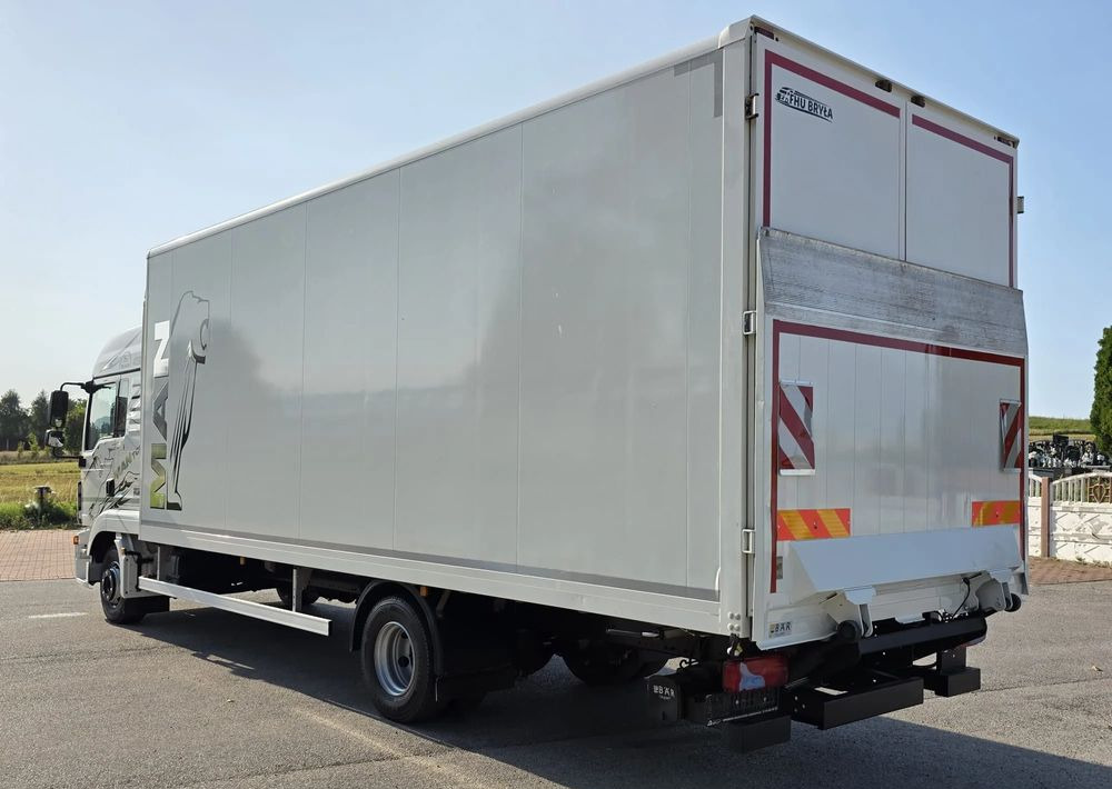 MAN TGL 12.250 / KONTENER / IZOTERMA / WINDA / 2019R / EURO 6 / PEŁEN SERWIS / 6 TON ŁADOWNOŚĆ / SPROWADZONY / ZADBANY / JAK NOWY / KSIĄŻKA SERWISOWA / E6 / 17 PALET - Kasti veoauto: pilt 5 MAN TGL 12.250 / KONTENER / IZOTERMA / WINDA / 2019R / EURO 6 / PEŁEN SERWIS / 6 TON ŁADOWNOŚĆ / SPROWADZONY / ZADBANY / JAK NOWY / KSIĄŻKA SERWISOWA / E6 / 17 PALET - Kasti veoauto: pilt 5