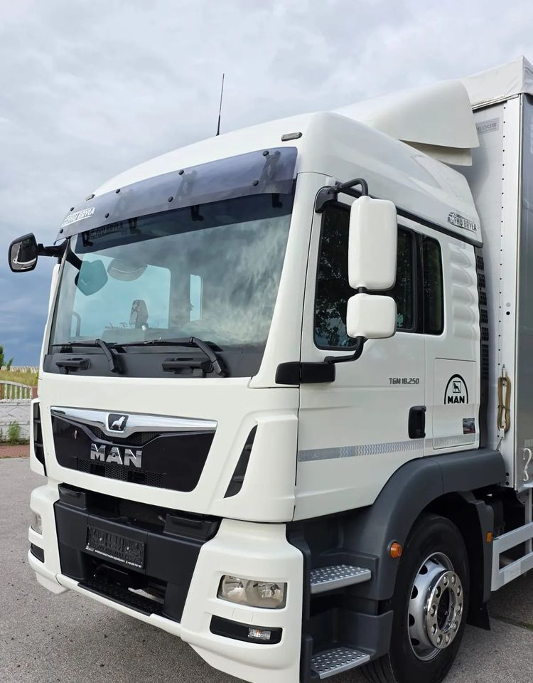 MAN TGM 18.290 / 18.250 /E6 / 22 PALETY / AUTOMAT / ZSUWANY DACH ORAZ BOKI / 9700 ŁADOWNOŚĆ / SERWISOWANY / NISKI PRZEBIEG / WINDA / FIRANKA / SPROWADZONY / 2019 / 335 TYŚ PRZEBIEG / PIERWSZY WŁAŚCIC - Tent veoauto: pilt 5 MAN TGM 18.290 / 18.250 /E6 / 22 PALETY / AUTOMAT / ZSUWANY DACH ORAZ BOKI / 9700 ŁADOWNOŚĆ / SERWISOWANY / NISKI PRZEBIEG / WINDA / FIRANKA / SPROWADZONY / 2019 / 335 TYŚ PRZEBIEG / PIERWSZY WŁAŚCIC - Tent veoauto: pilt 5