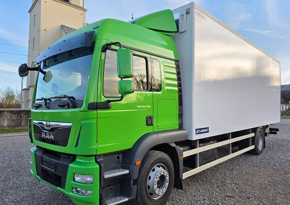 MAN TGM 18.320 / 18.290 / 15.290 / IZOTERMA / WINDA / 19PALET / E6 / 08.2018 / LIFT / SPROWADZONY / AUTOMAT / SYPIALKA / PIERWSZY WŁAŚCICIEL / BOCZNE DRZWI / STAN BARDZO DOBRY - Külmutiga veoauto: pilt 1 MAN TGM 18.320 / 18.290 / 15.290 / IZOTERMA / WINDA / 19PALET / E6 / 08.2018 / LIFT / SPROWADZONY / AUTOMAT / SYPIALKA / PIERWSZY WŁAŚCICIEL / BOCZNE DRZWI / STAN BARDZO DOBRY - Külmutiga veoauto: pilt 1