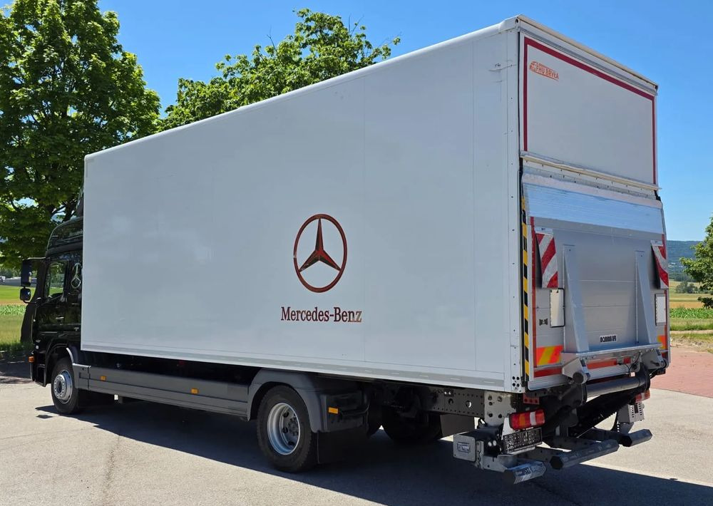 Külmutiga veoauto Mercedes-Benz ATEGO 1527/1530/IZOTERMA/WINDA/SPROWADZONY/E6/PIERWSZY WŁAŚCICIEL/AUTOMAT/18EURO PALET/STAN BARDZO DOBRY: pilt 10 Külmutiga veoauto Mercedes-Benz ATEGO 1527/1530/IZOTERMA/WINDA/SPROWADZONY/E6/PIERWSZY WŁAŚCICIEL/AUTOMAT/18EURO PALET/STAN BARDZO DOBRY: pilt 10