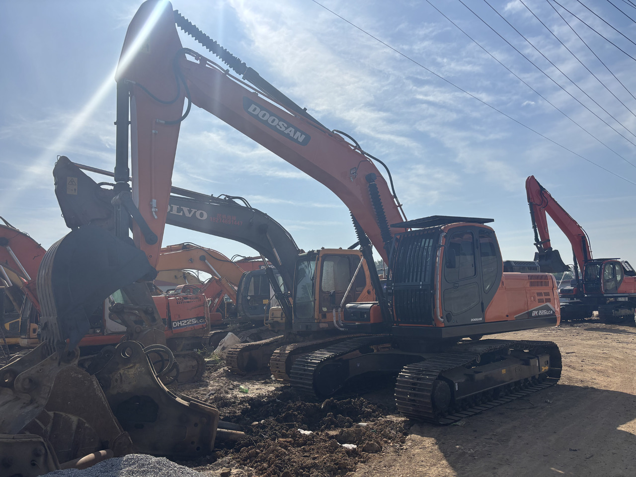 DOOSAN Korea imports doosan DX225 - Lintekskavaator: pilt 3 DOOSAN Korea imports doosan DX225 - Lintekskavaator: pilt 3