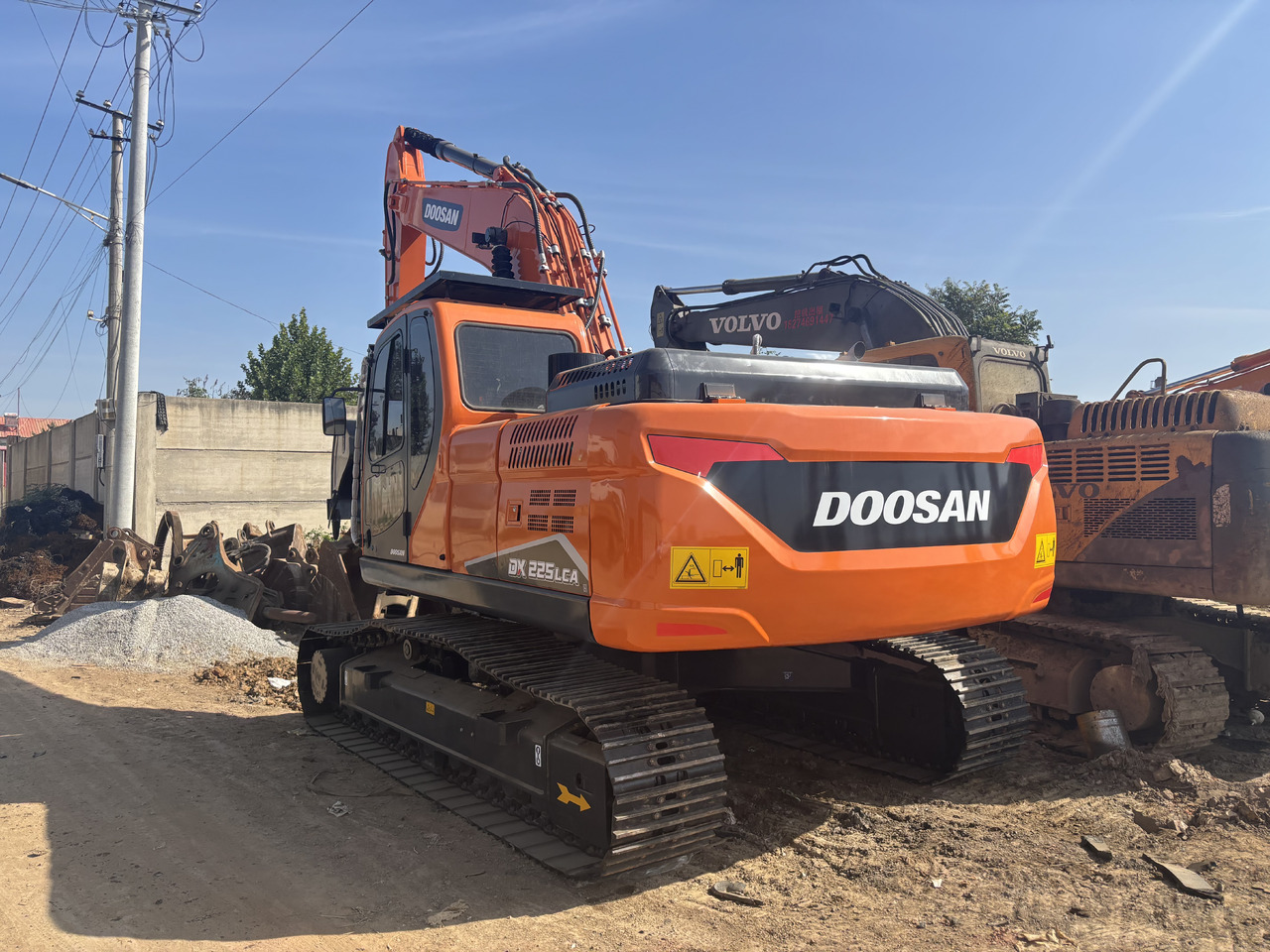 DOOSAN Korea imports doosan DX225 - Lintekskavaator: pilt 2 DOOSAN Korea imports doosan DX225 - Lintekskavaator: pilt 2