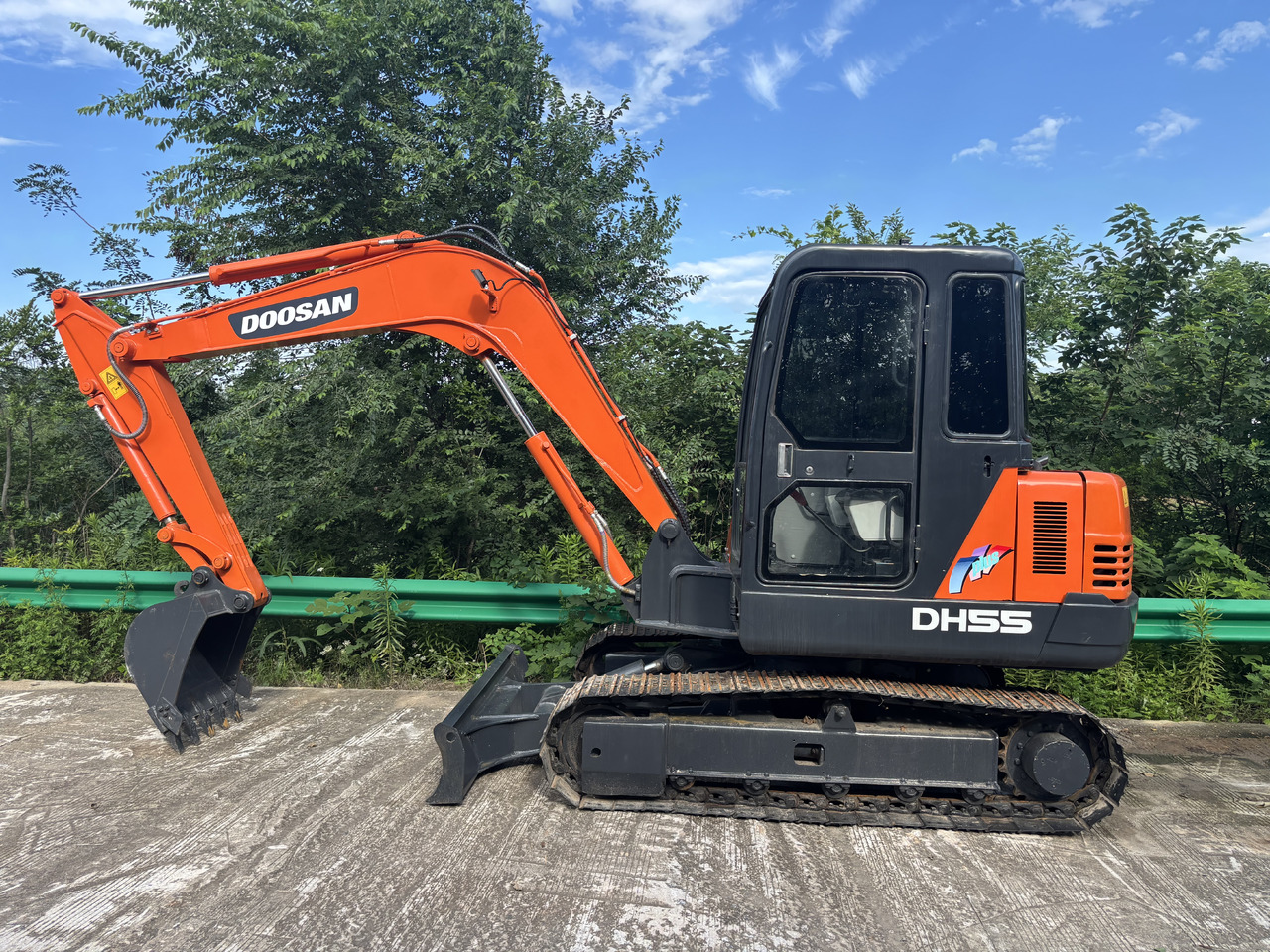 Doosan DH 55-7 DH55 - Miniekskavaator: pilt 1 Doosan DH 55-7 DH55 - Miniekskavaator: pilt 1