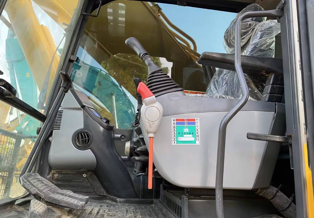 KOMATSU PC 450-8 - Lintekskavaator: pilt 5 KOMATSU PC 450-8 - Lintekskavaator: pilt 5