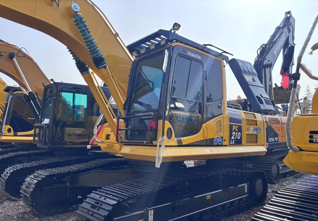 Komatsu PC 210 LC-8 - Lintekskavaator: pilt 1 Komatsu PC 210 LC-8 - Lintekskavaator: pilt 1