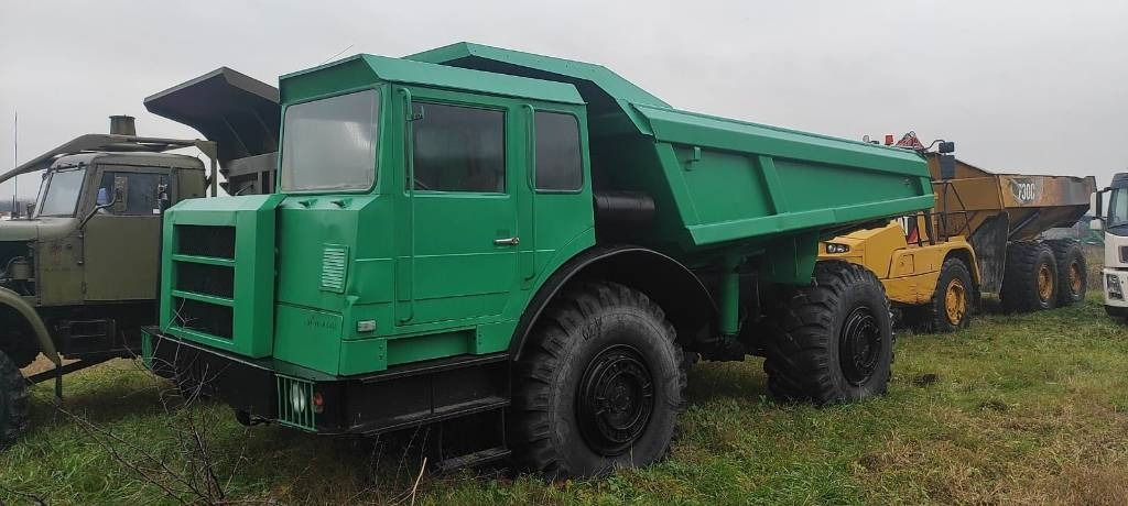 Belaz 75051 - Kastiga kallur/ Kiviveoauto: pilt 1 Belaz 75051 - Kastiga kallur/ Kiviveoauto: pilt 1