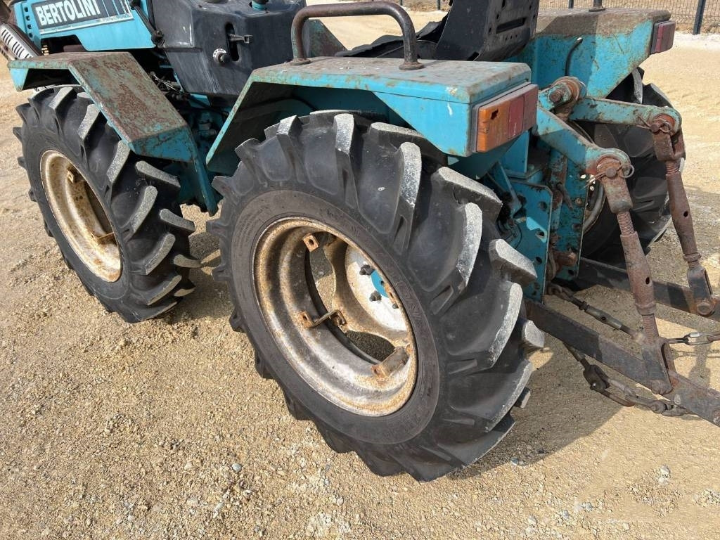 Bertolini 2033 - Traktor: pilt 4 Bertolini 2033 - Traktor: pilt 4