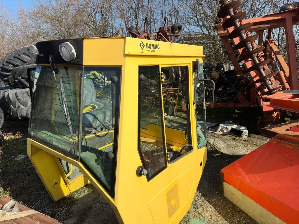 Bomag BW 177-226 D/DH CABIN - Kabiin - Ehitusmasinad: pilt 1 Bomag BW 177-226 D/DH CABIN - Kabiin - Ehitusmasinad: pilt 1