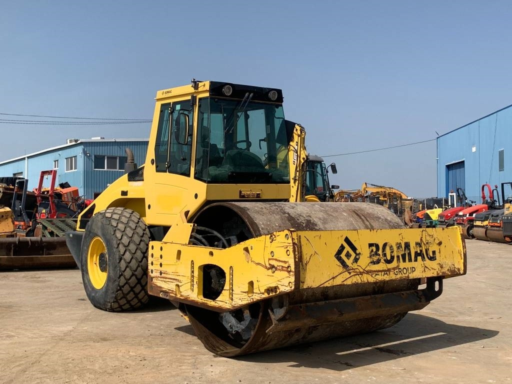 Bomag BW 219 D H-4 - Tihendaja: pilt 1 Bomag BW 219 D H-4 - Tihendaja: pilt 1
