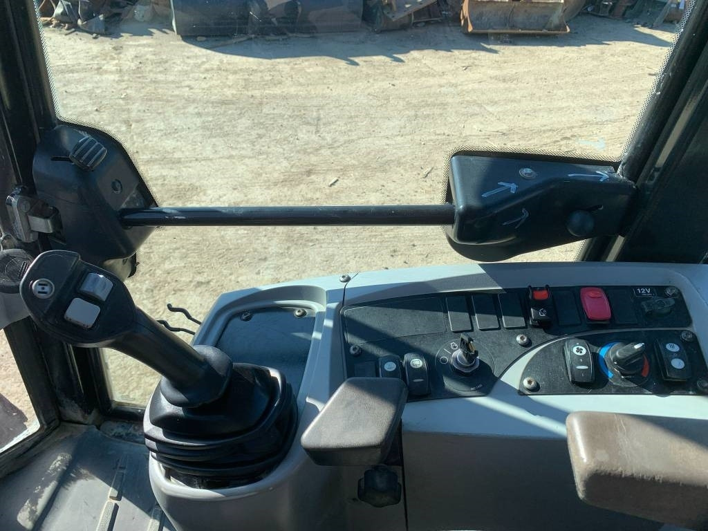 Rataslaadur CAT 908H: pilt 16