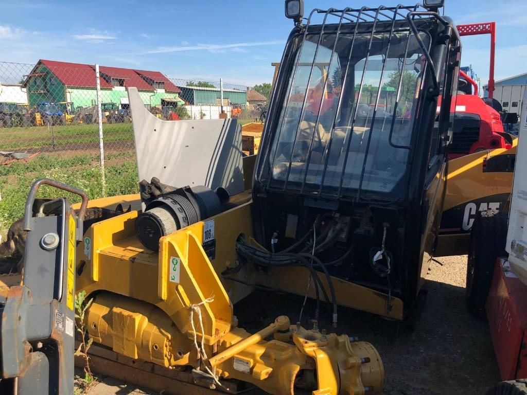 CAT TH 220 B FOR PARTS - Teleskooplaadur: pilt 1 CAT TH 220 B FOR PARTS - Teleskooplaadur: pilt 1