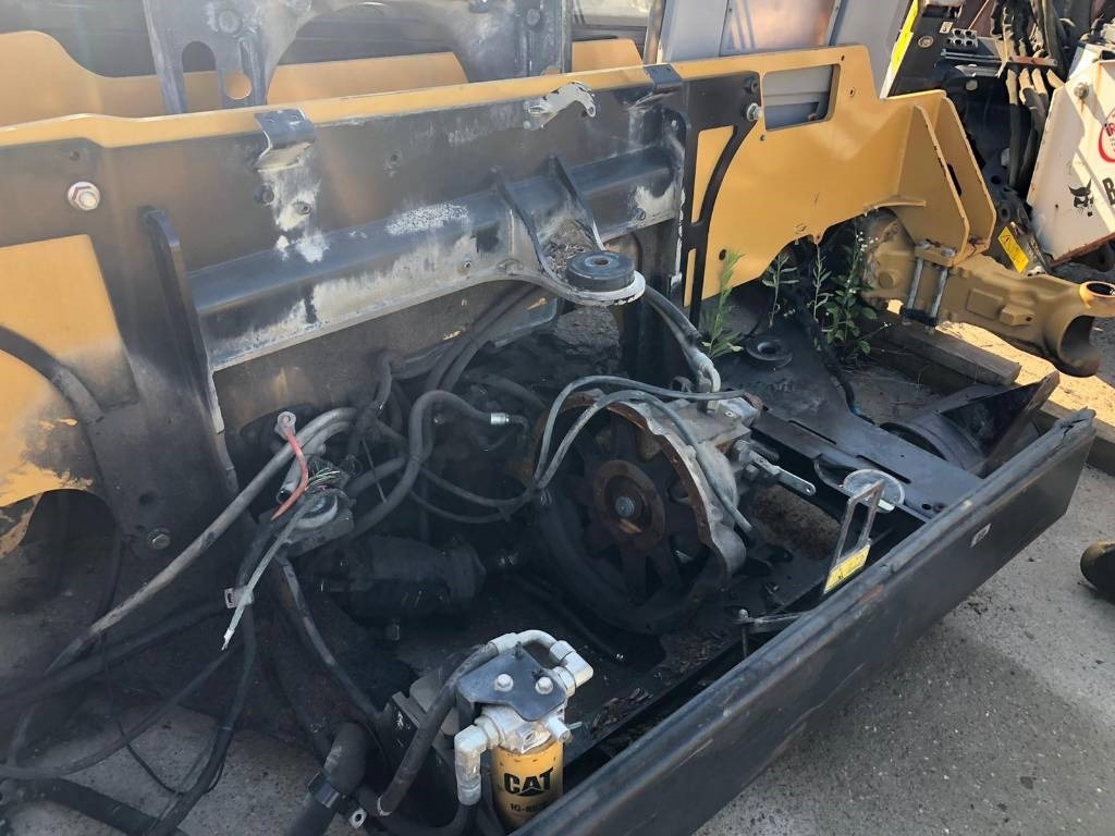 CAT TH 220 B FOR PARTS - Teleskooplaadur: pilt 5 CAT TH 220 B FOR PARTS - Teleskooplaadur: pilt 5