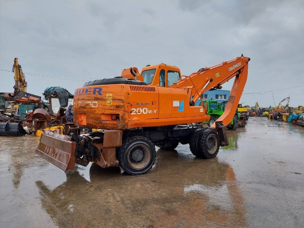 Daewoo Doosan S200W-V - Ekskavaator: pilt 3 Daewoo Doosan S200W-V - Ekskavaator: pilt 3