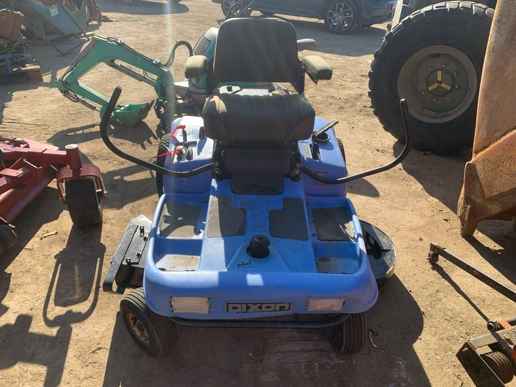 Dixon ZTR4421 - Muruniiduk: pilt 2 Dixon ZTR4421 - Muruniiduk: pilt 2
