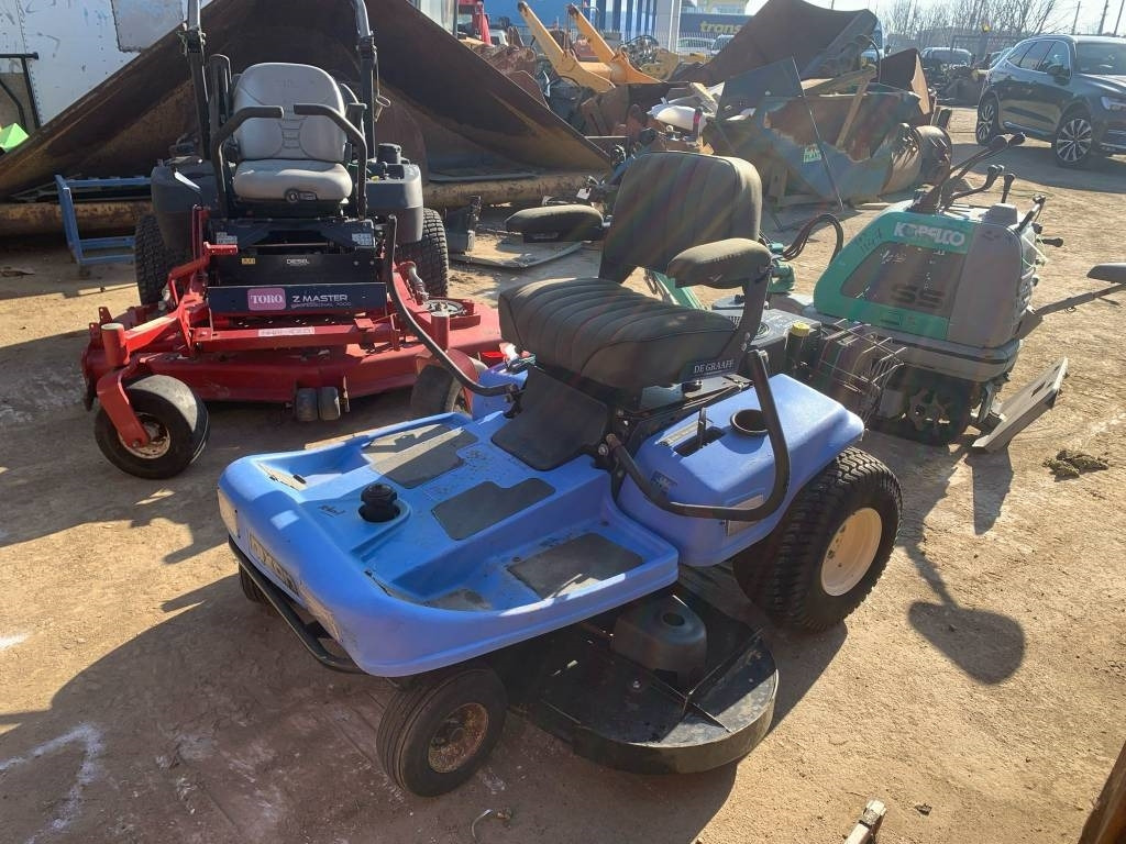 Dixon ZTR4421 - Muruniiduk: pilt 1 Dixon ZTR4421 - Muruniiduk: pilt 1