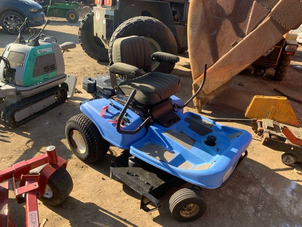 Dixon ZTR4421 - Muruniiduk: pilt 3 Dixon ZTR4421 - Muruniiduk: pilt 3