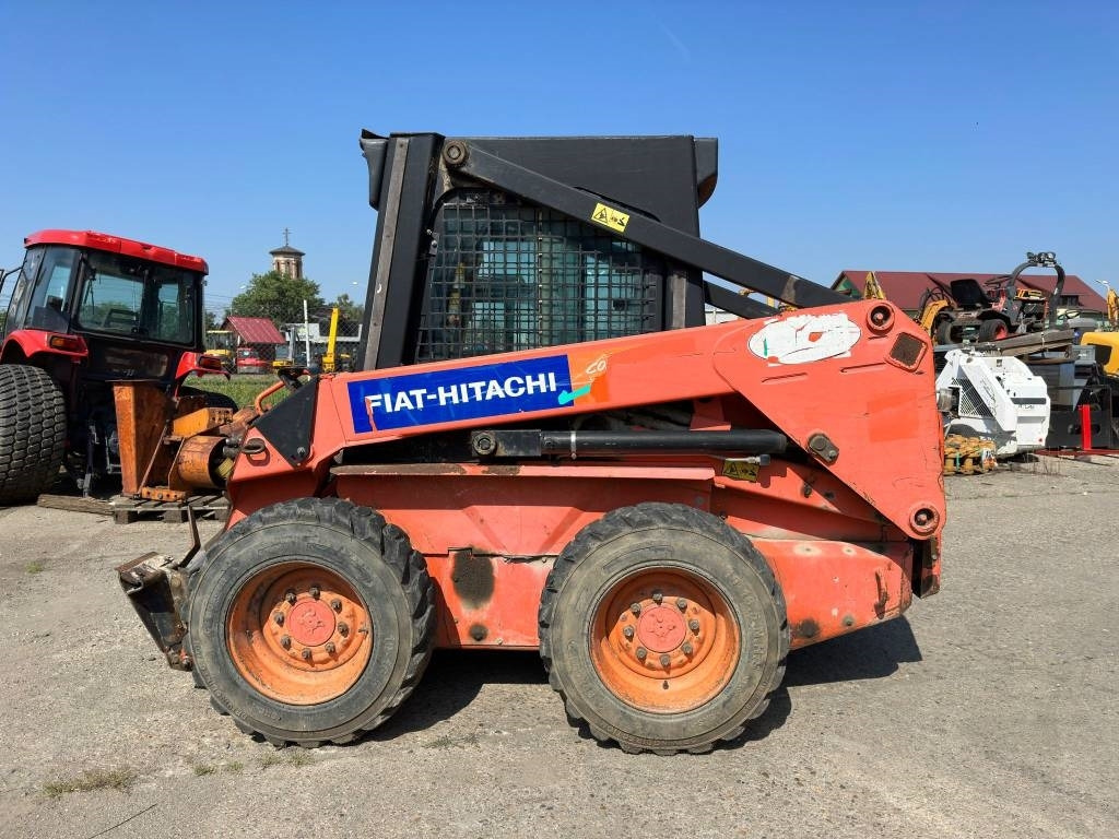 Fiat-Hitachi SL55B - Kompaktlaadur: pilt 2 Fiat-Hitachi SL55B - Kompaktlaadur: pilt 2
