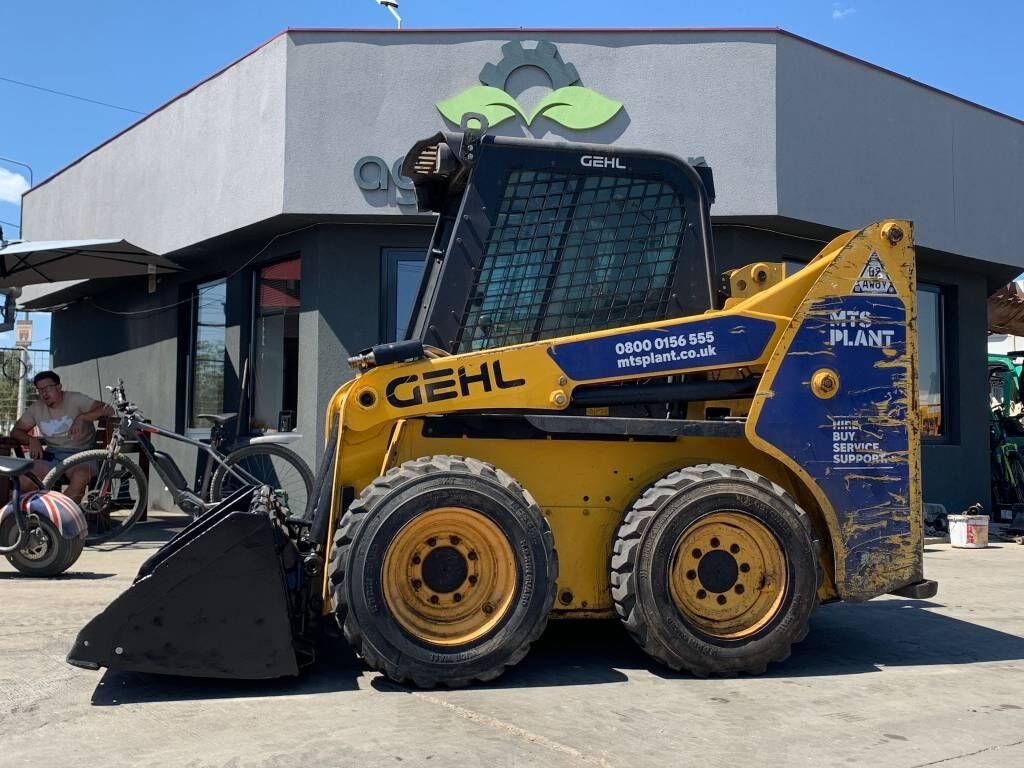 Gehl R 165 Gehl R 165 - Kompaktlaadur: pilt 2 Gehl R 165 Gehl R 165 - Kompaktlaadur: pilt 2