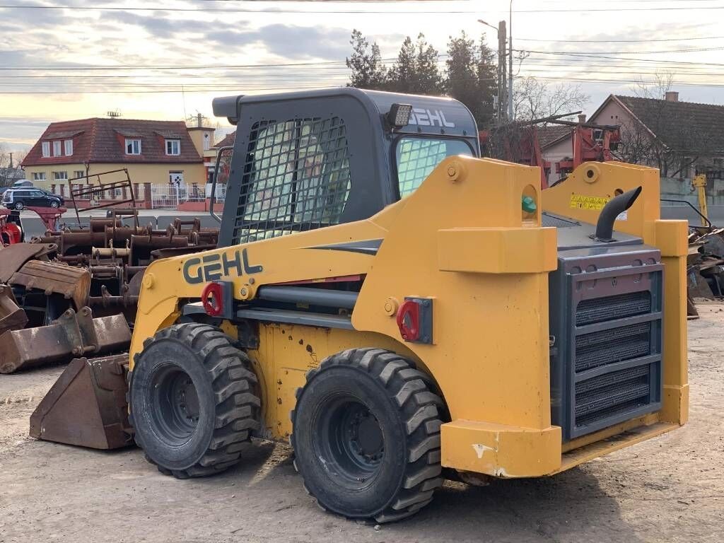Gehl R 260 Gehl R 260 - Kompaktlaadur: pilt 3 Gehl R 260 Gehl R 260 - Kompaktlaadur: pilt 3