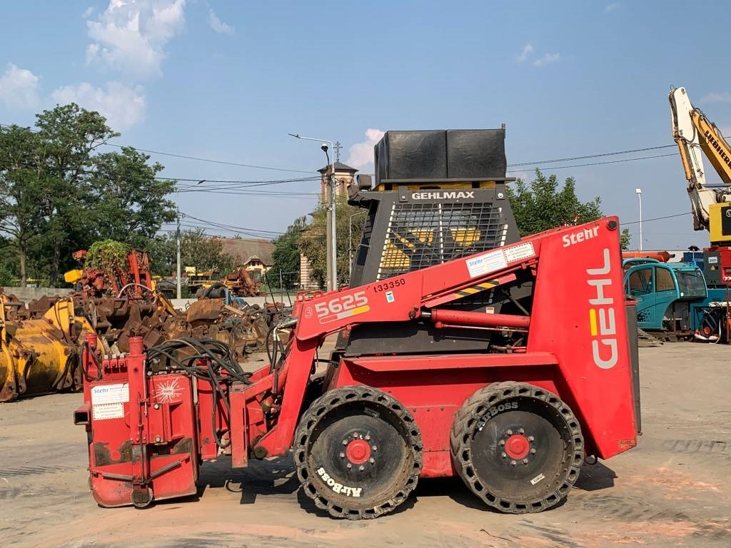 Gehl SL5625 - Kompaktlaadur: pilt 2 Gehl SL5625 - Kompaktlaadur: pilt 2