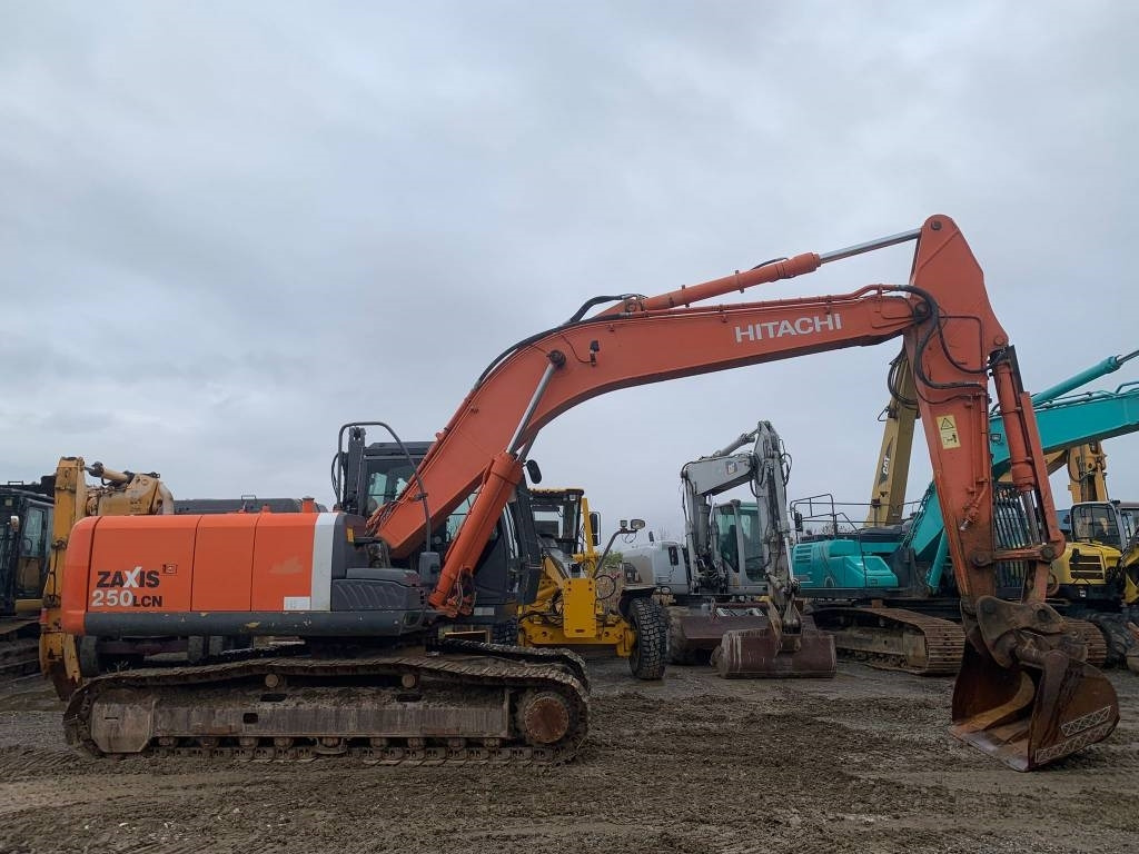 Hitachi ZX 250 LC N-3 - Lintekskavaator: pilt 5 Hitachi ZX 250 LC N-3 - Lintekskavaator: pilt 5