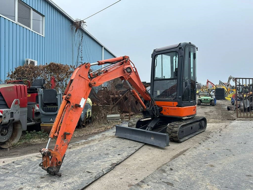 Hitachi ZX 27 U-2 - Miniekskavaator: pilt 1 Hitachi ZX 27 U-2 - Miniekskavaator: pilt 1