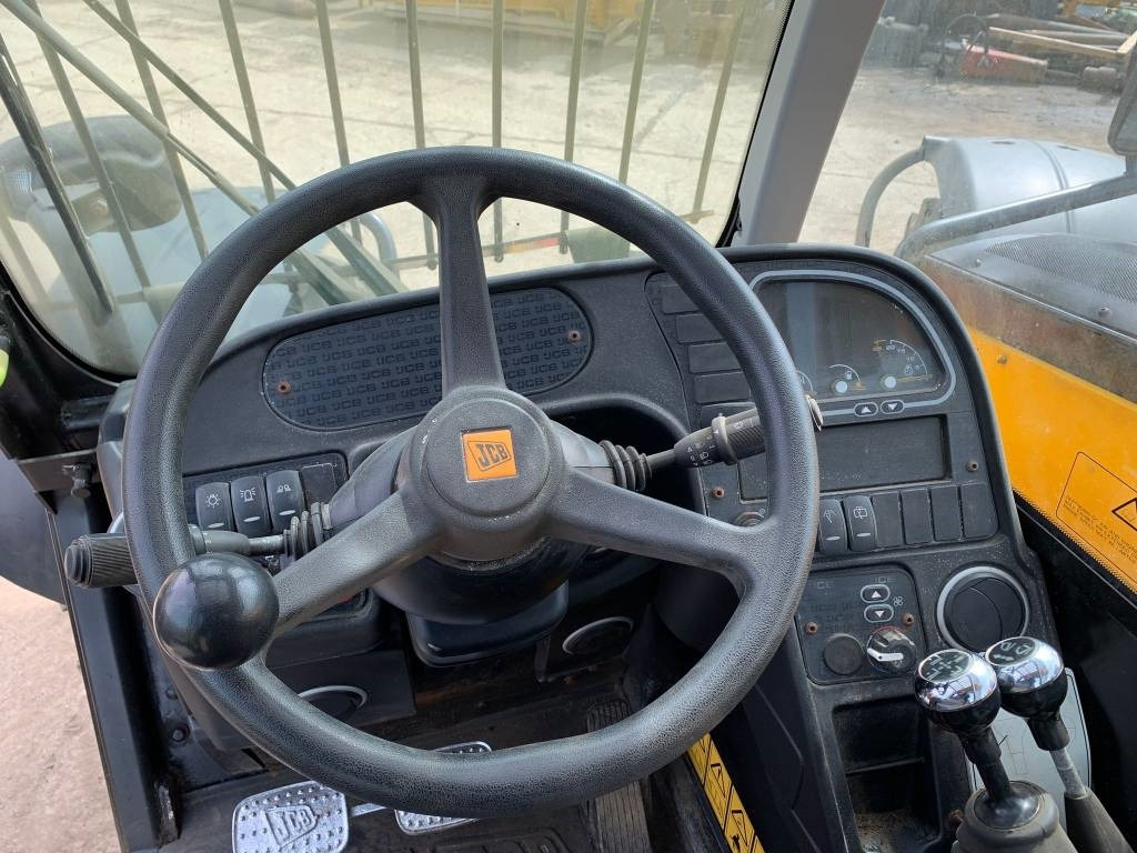 Teleskooplaadur JCB 531-70: pilt 9