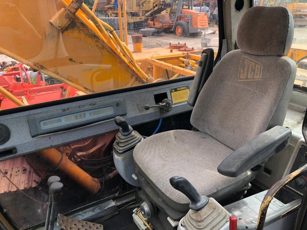 JCB JS 103 FOR PARTS - Lintekskavaator: pilt 5 JCB JS 103 FOR PARTS - Lintekskavaator: pilt 5