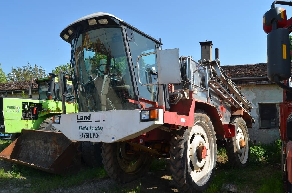 John Deere Landquip - Iseliikuv pihusti: pilt 1 John Deere Landquip - Iseliikuv pihusti: pilt 1