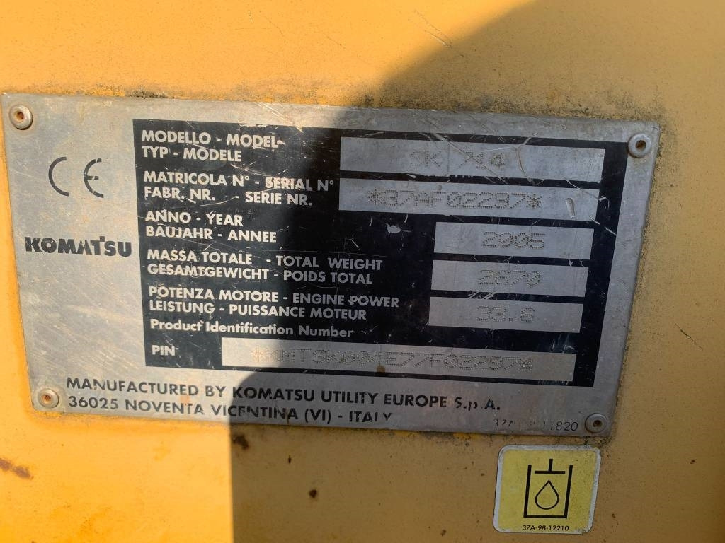 Kompaktlaadur Komatsu SK 714 FOR PARTS: pilt 7