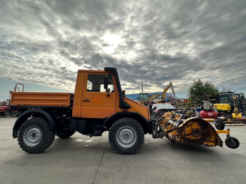 Kommunaal-/ Erisõiduk Mercedes-Benz Unimog 408/10: pilt 6 Kommunaal-/ Erisõiduk Mercedes-Benz Unimog 408/10: pilt 6