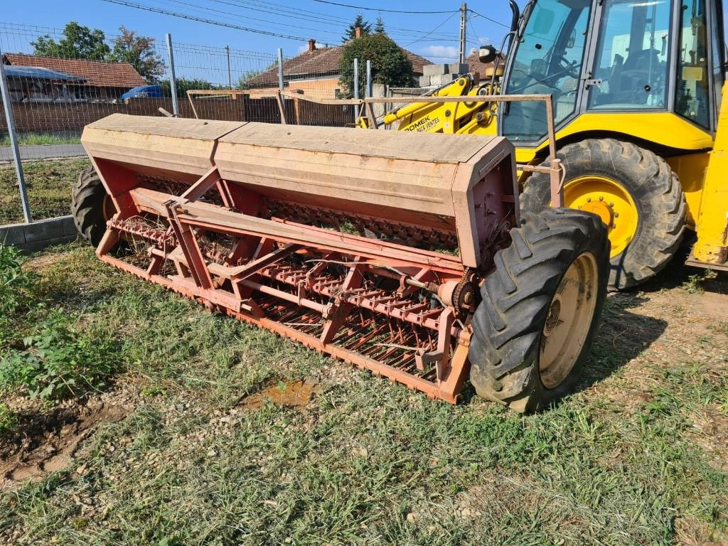 Kuhn 4M - Kombain-külvimasin: pilt 1 Kuhn 4M - Kombain-külvimasin: pilt 1