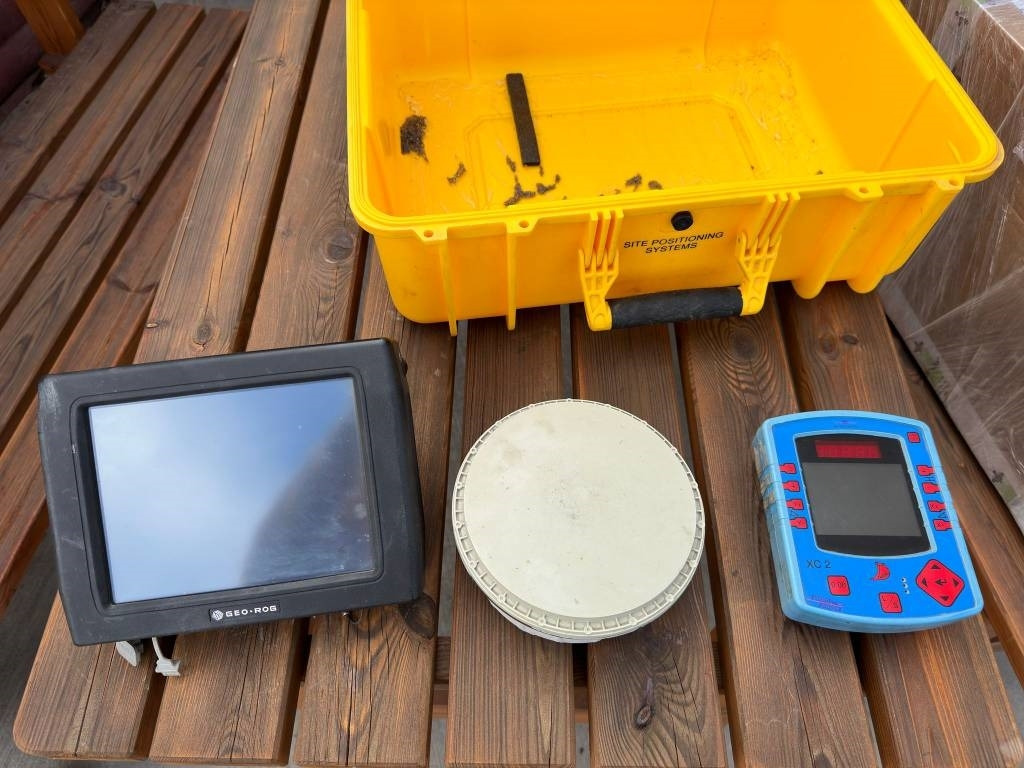 Leica Power Antenna Bluetooth + Power Supply BOX - Juhtimissüsteem - Ehitusmasinad: pilt 3 Leica Power Antenna Bluetooth + Power Supply BOX - Juhtimissüsteem - Ehitusmasinad: pilt 3