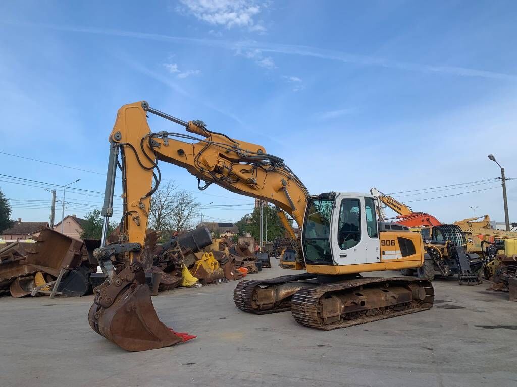 Liebherr R 906 LC Liebherr R 906 LC - Lintekskavaator: pilt 1 Liebherr R 906 LC Liebherr R 906 LC - Lintekskavaator: pilt 1