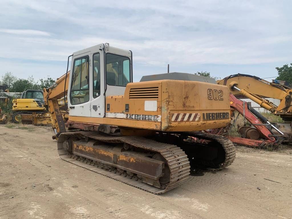 Liebherr R902 For Parts Liebherr R902 For Parts - Lintekskavaator: pilt 2 Liebherr R902 For Parts Liebherr R902 For Parts - Lintekskavaator: pilt 2
