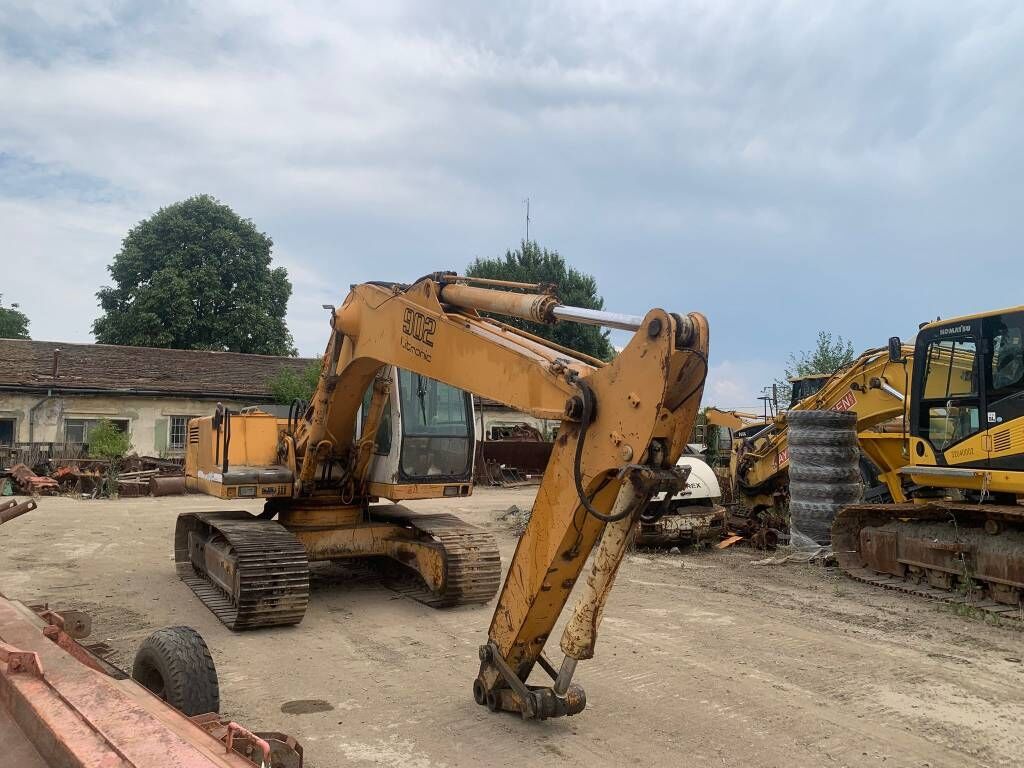 Liebherr R902 For Parts - Lintekskavaator: pilt 4 Liebherr R902 For Parts - Lintekskavaator: pilt 4
