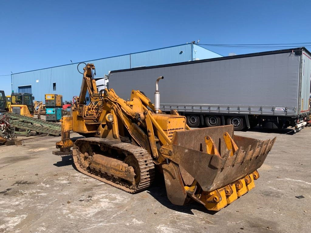 Massey Ferguson MF200 - Ekskavaator-laadur: pilt 1 Massey Ferguson MF200 - Ekskavaator-laadur: pilt 1