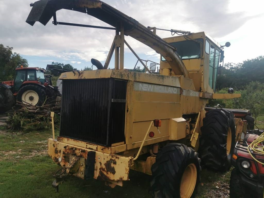New Holland 2305 - Kombain: pilt 2 New Holland 2305 - Kombain: pilt 2