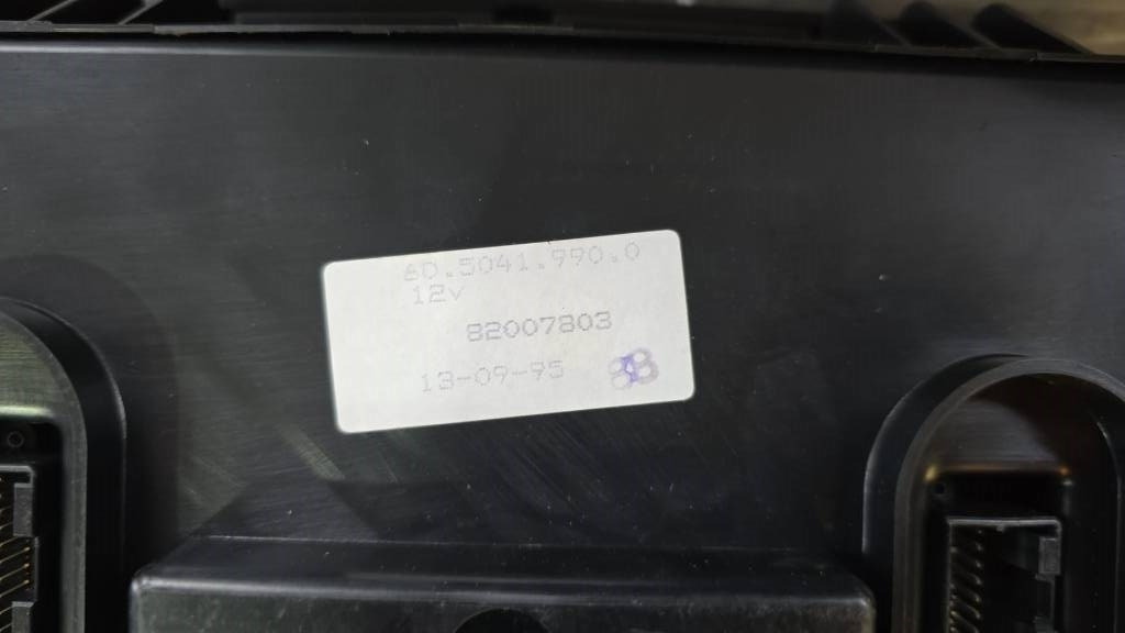 New Holland 82007803 NEW Instrument Cluster - Elektrisüsteem - Ehitusmasinad: pilt 2 New Holland 82007803 NEW Instrument Cluster - Elektrisüsteem - Ehitusmasinad: pilt 2