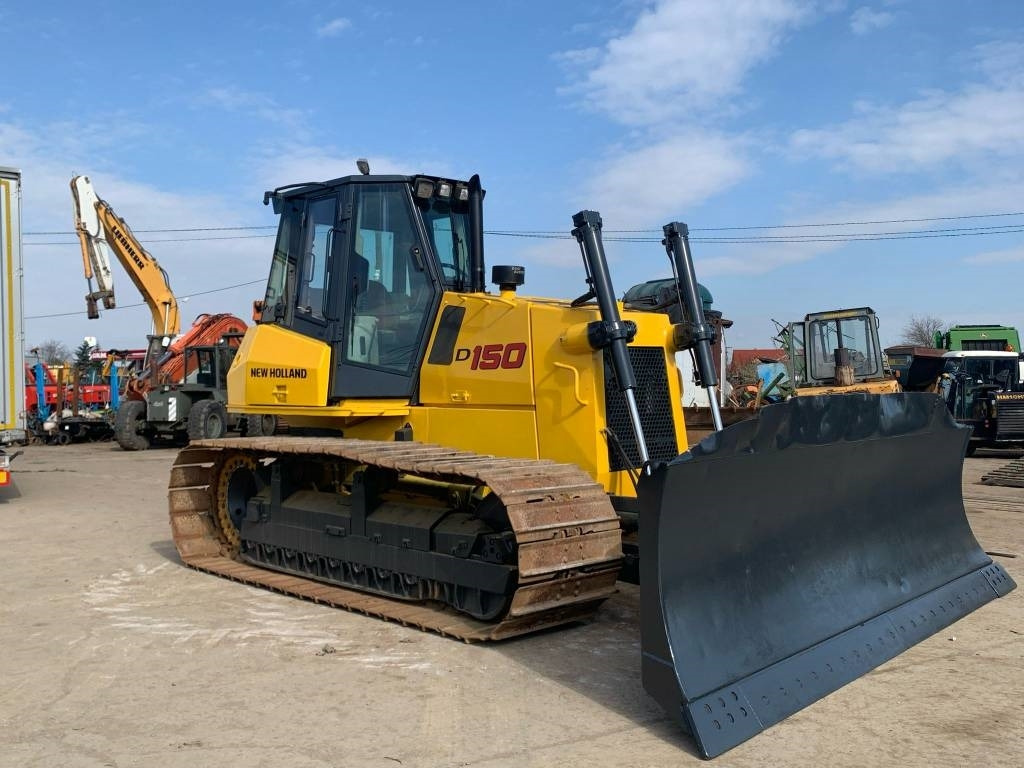 New Holland D 150 - Buldooser: pilt 1 New Holland D 150 - Buldooser: pilt 1