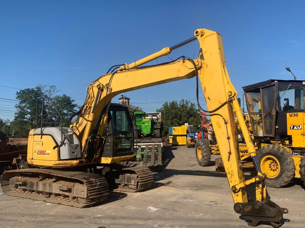 New Holland E 135 SR - Lintekskavaator: pilt 1 New Holland E 135 SR - Lintekskavaator: pilt 1