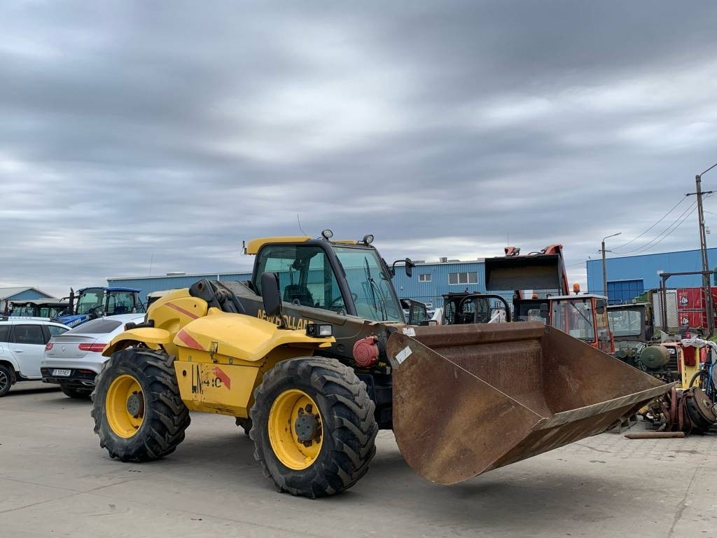 New Holland LM 410 - Teleskooplaadur: pilt 2 New Holland LM 410 - Teleskooplaadur: pilt 2