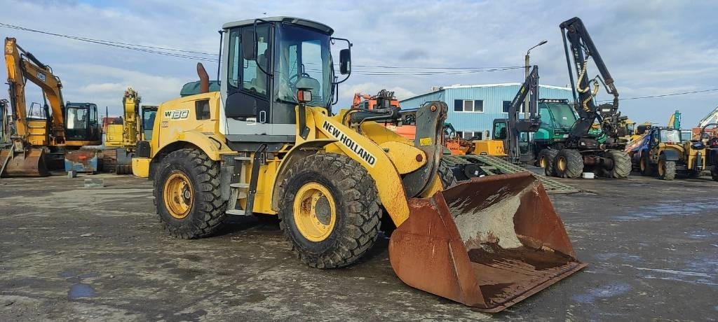 New Holland W 130 - Rataslaadur: pilt 1 New Holland W 130 - Rataslaadur: pilt 1
