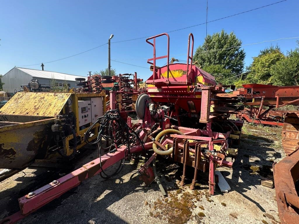 Vaderstad Rapid400F - Kombain-külvimasin: pilt 1 Vaderstad Rapid400F - Kombain-külvimasin: pilt 1